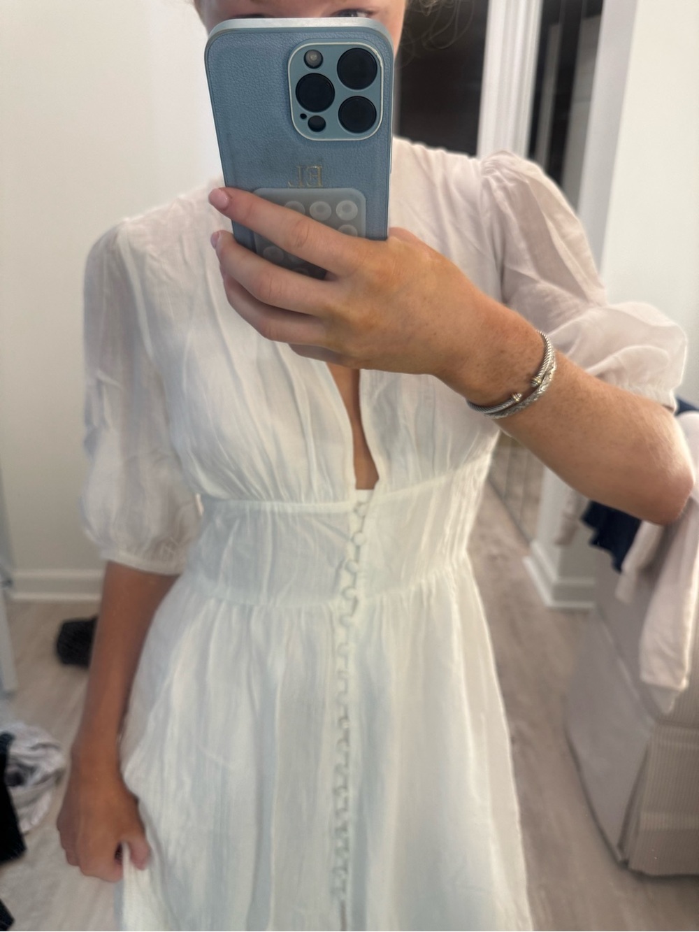 White V-Neck Maxi Dress with Short Puff Sleeves - Picture 2 of 7